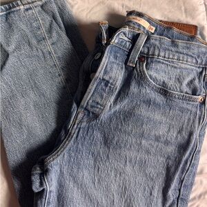 Levi’s Wedgie Straight Jeans, Size 28